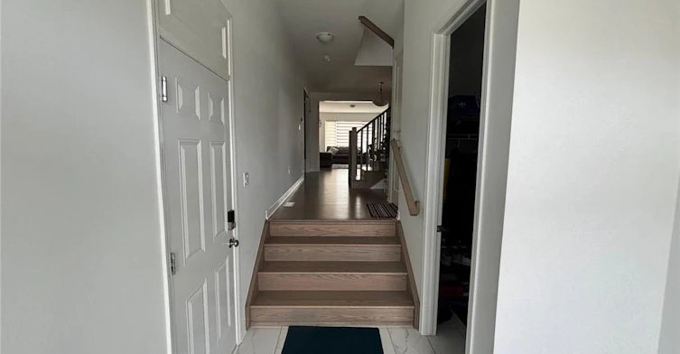 299 Rosenberg Way, Kitchener, ON, N2R 0V5 - 2