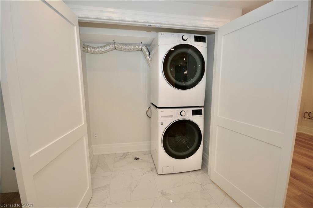 Lower-17 Inverness Avenue W, Hamilton, ON, L9C 1A1 - 14