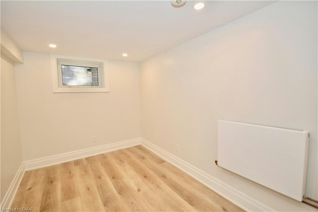 Lower-17 Inverness Avenue W, Hamilton, ON, L9C 1A1 - 11