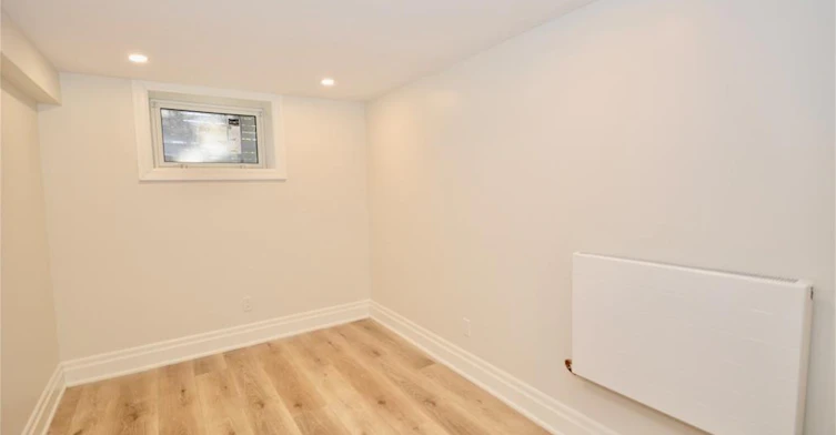 Lower-17 Inverness Avenue W, Hamilton, ON, L9C 1A1 - 11
