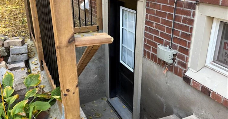 Lower-17 Inverness Avenue W, Hamilton, ON, L9C 1A1 - 2