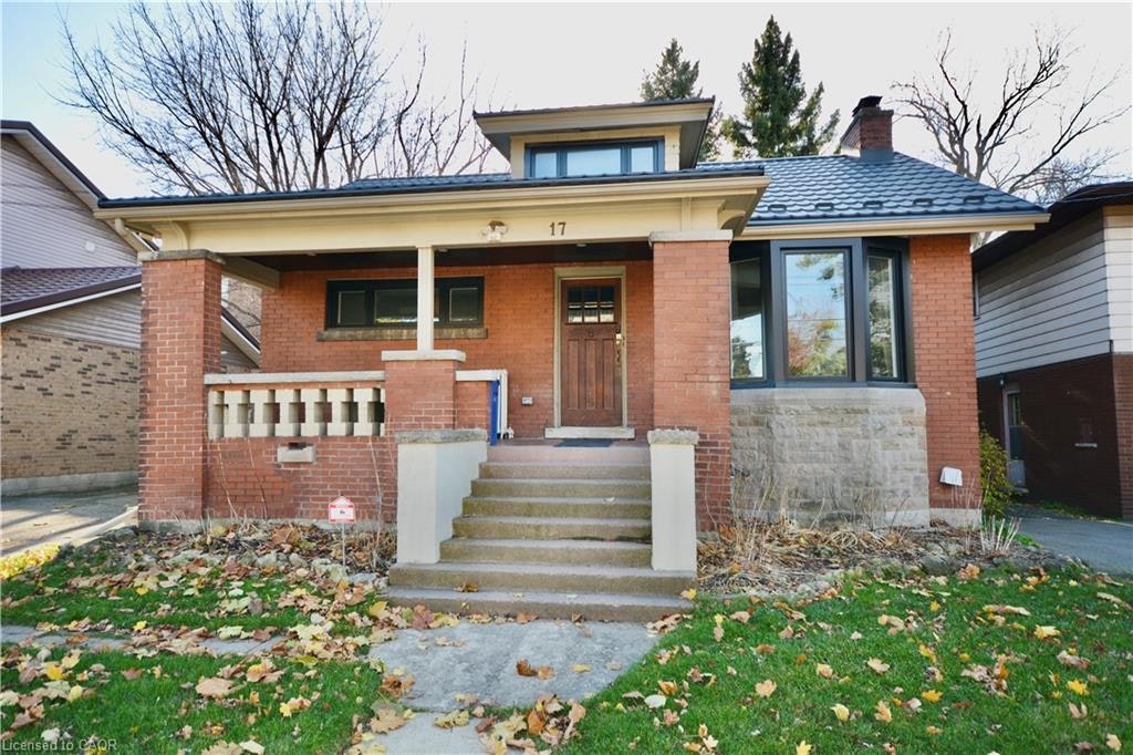 Lower-17 Inverness Avenue W, Hamilton, ON, L9C 1A1