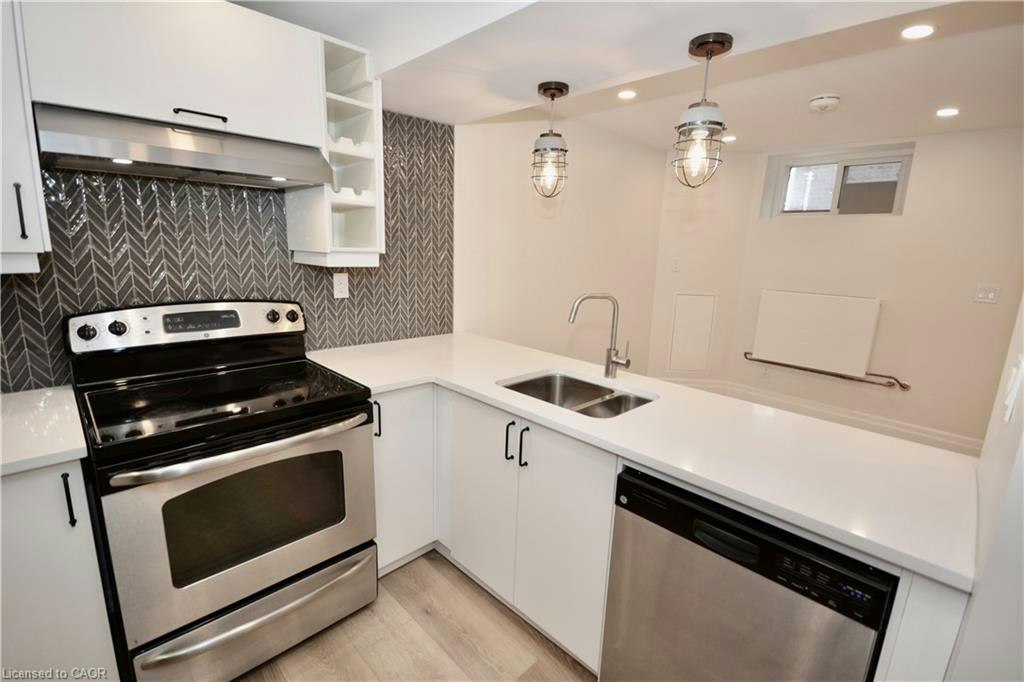 Lower-17 Inverness Avenue W, Hamilton, ON, L9C 1A1 - 6