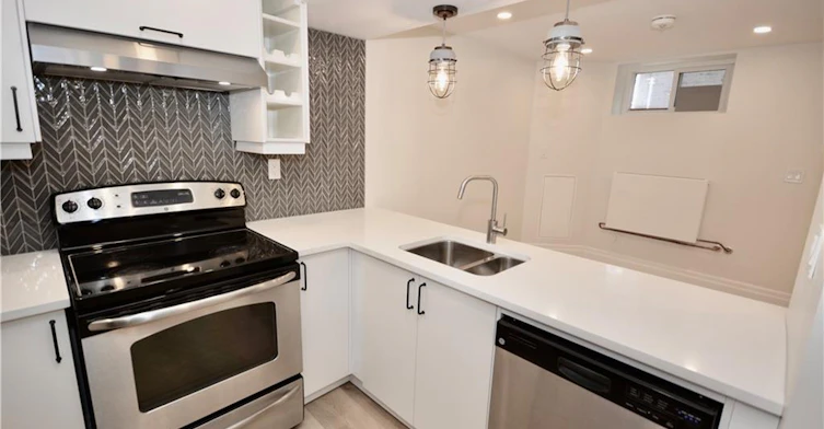 Lower-17 Inverness Avenue W, Hamilton, ON, L9C 1A1 - 6