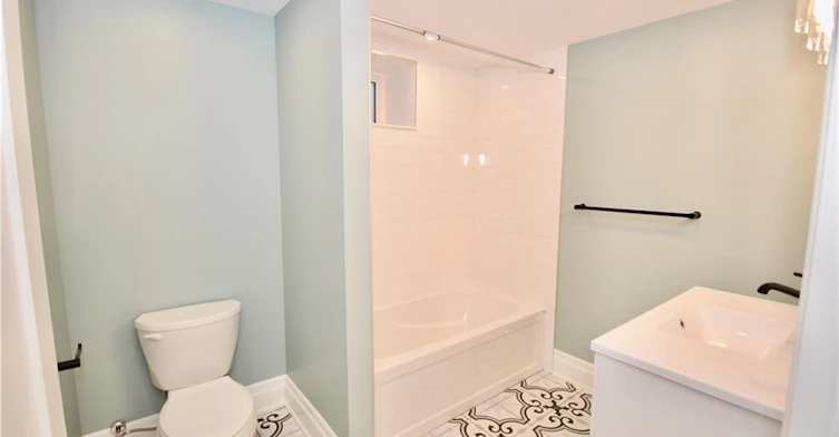 Lower-17 Inverness Avenue W, Hamilton, ON, L9C 1A1 - 13