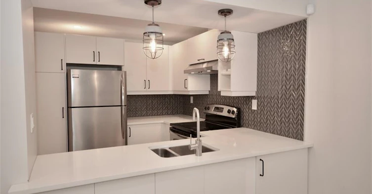 Lower-17 Inverness Avenue W, Hamilton, ON, L9C 1A1 - 3