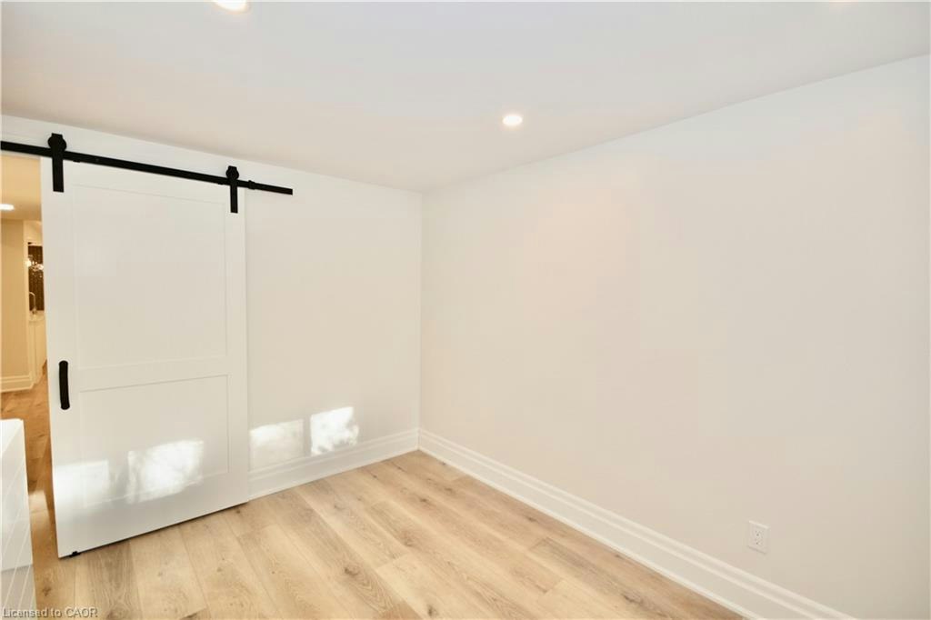 Lower-17 Inverness Avenue W, Hamilton, ON, L9C 1A1 - 9