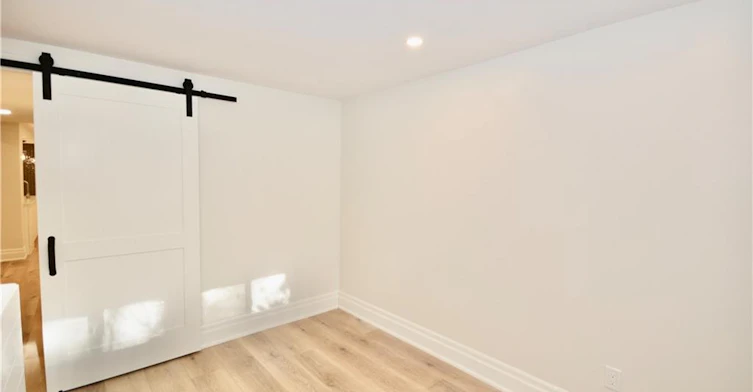 Lower-17 Inverness Avenue W, Hamilton, ON, L9C 1A1 - 9