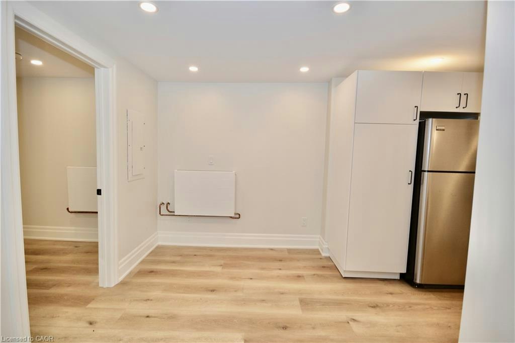Lower-17 Inverness Avenue W, Hamilton, ON, L9C 1A1 - 8