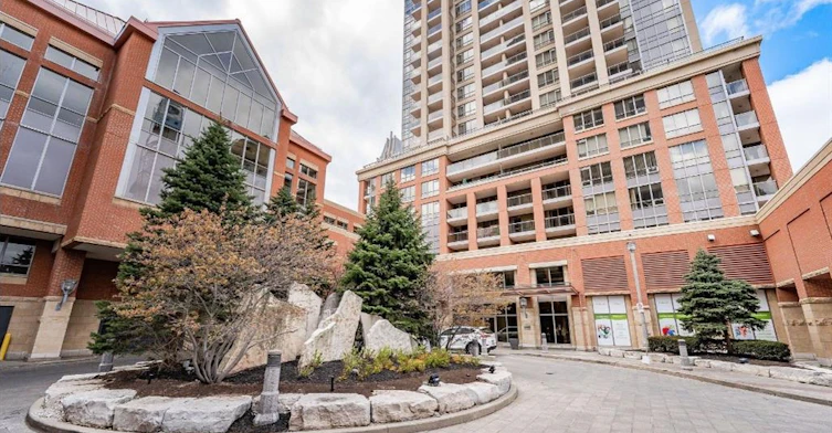 320-330 Princess Royal Drive, Mississauga, ON, L5B 4P7 - 26
