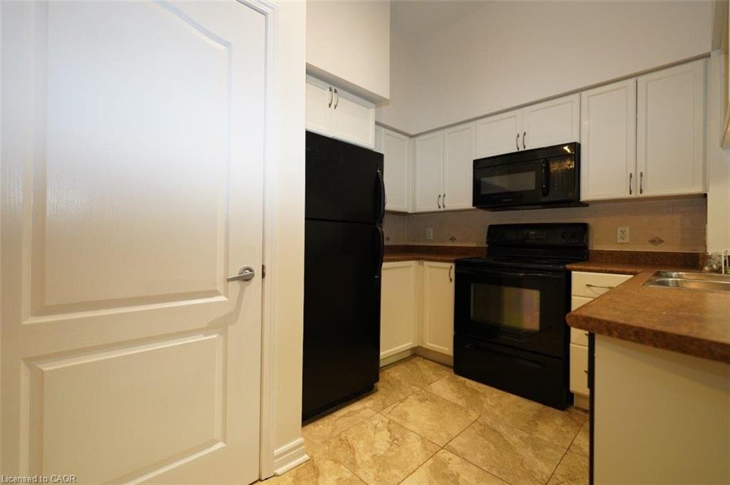 320-330 Princess Royal Drive, Mississauga, ON, L5B 4P7 - 11
