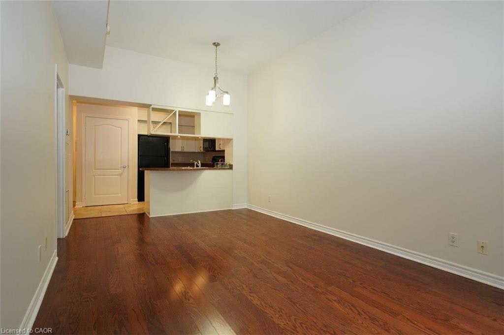 320-330 Princess Royal Drive, Mississauga, ON, L5B 4P7 - 10
