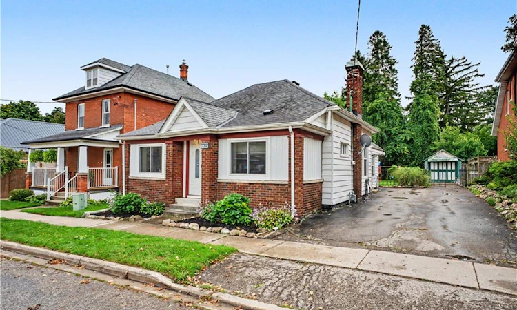 600 Peel Street