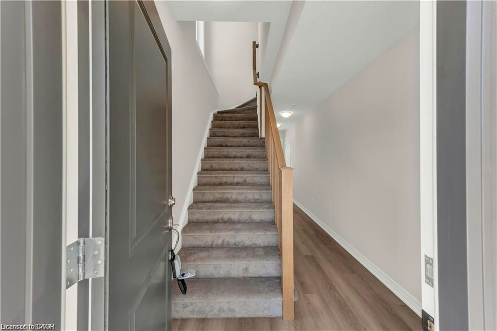 39-19 Picardy Drive, Hamilton, ON, L8J 0M7 - 4