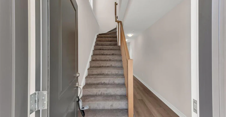 39-19 Picardy Drive, Hamilton, ON, L8J 0M7 - 4