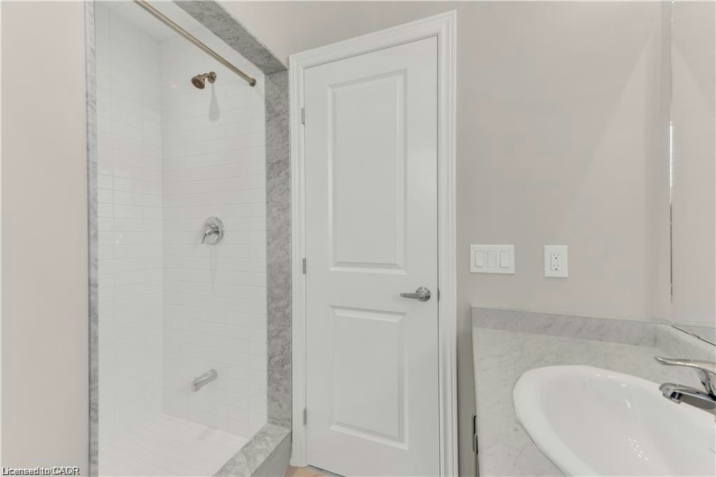 39-19 Picardy Drive, Hamilton, ON, L8J 0M7 - 19