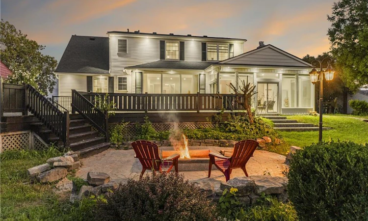 8793 Thorold Stone Road