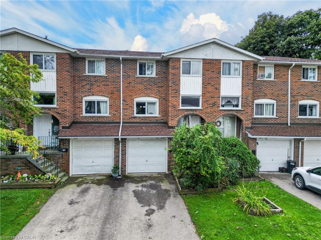 3-132 Lock Street W