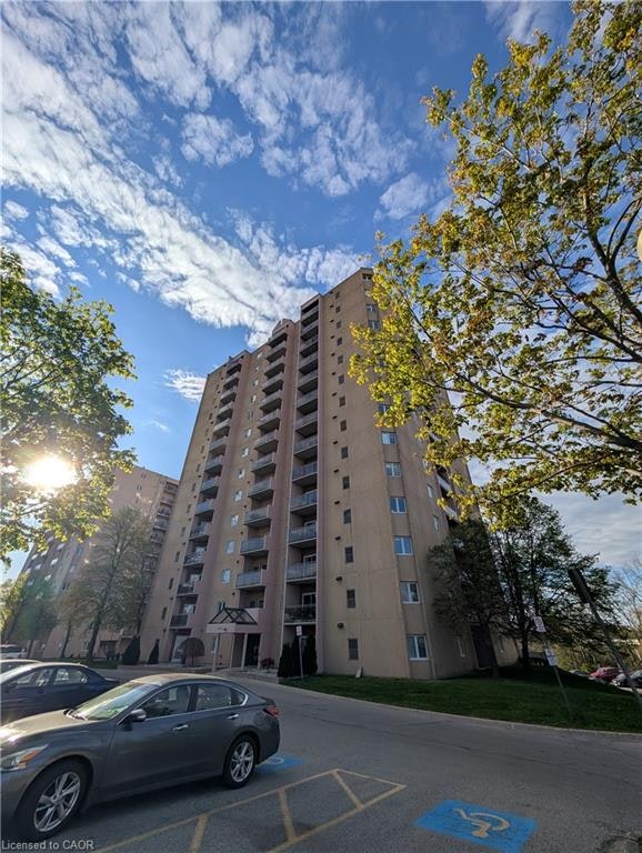 408-860 Commissioners Road E, London, ON, N6C 5Y8