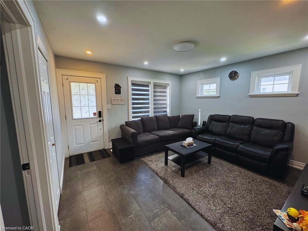 Upper Unit-63 Mintern Avenue, Brantford, ON, N3S 1L2 - 2