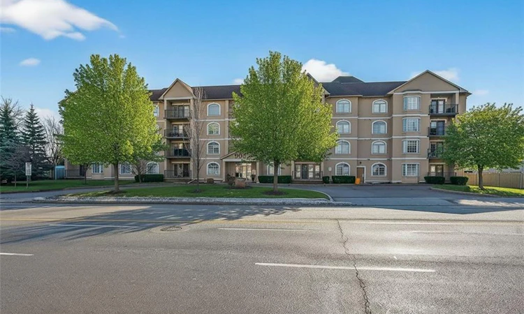 308-908 Mohawk Road E