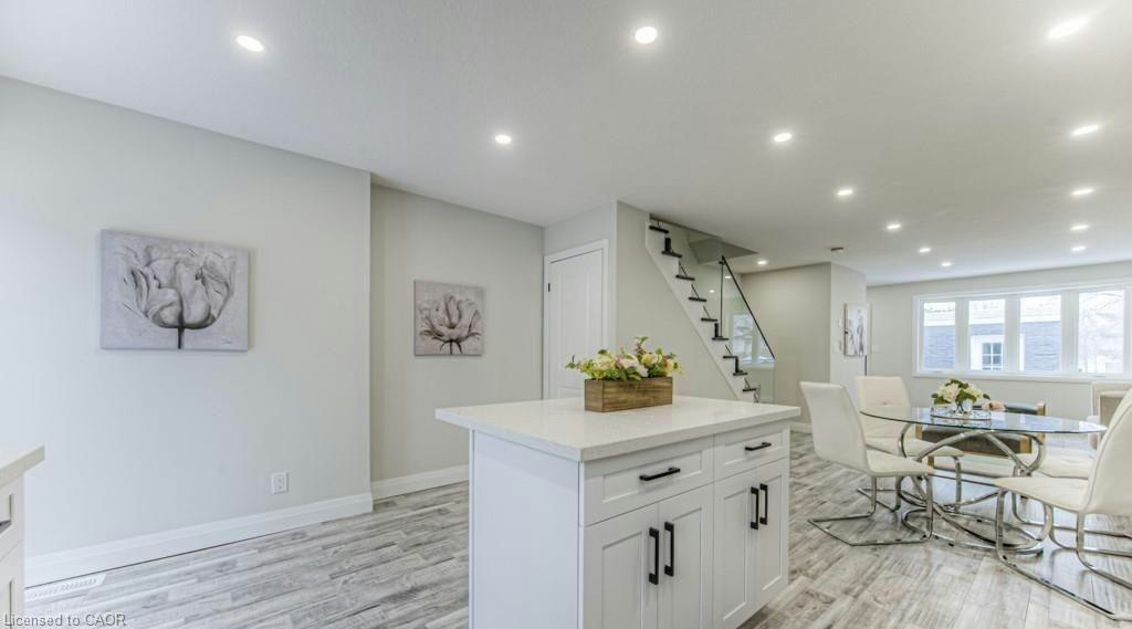 152 Overlea Drive, Kitchener, ON, N2M 1T3 - 4