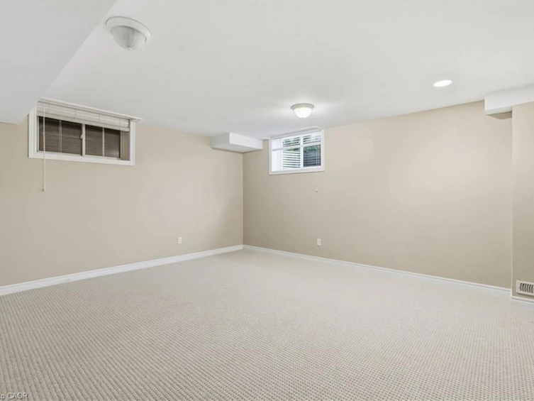 33 Norma Crescent, Guelph, ON, N1E 7M4 - 34