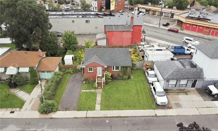 15 Mahoney Avenue
