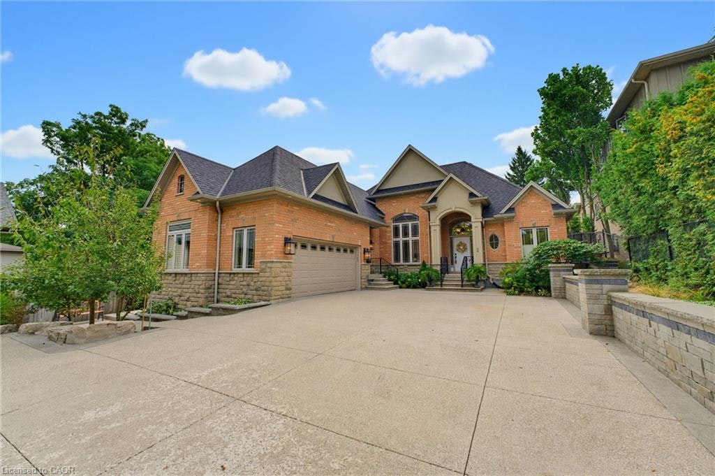 56 Academy Street, Hamilton, ON, L9G 2Y1