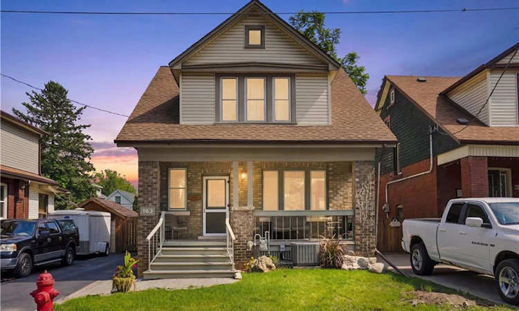 163 Grosvenor Avenue S