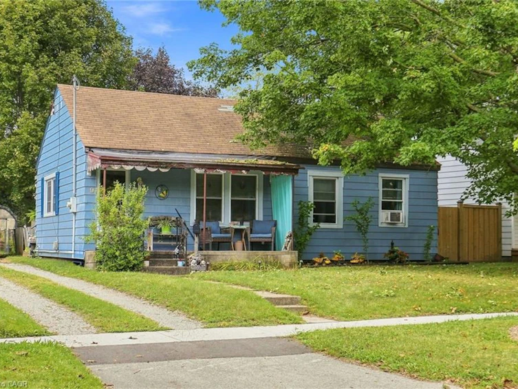 9 Lancaster Avenue, Brantford, ON, N3T 5E5 - 2