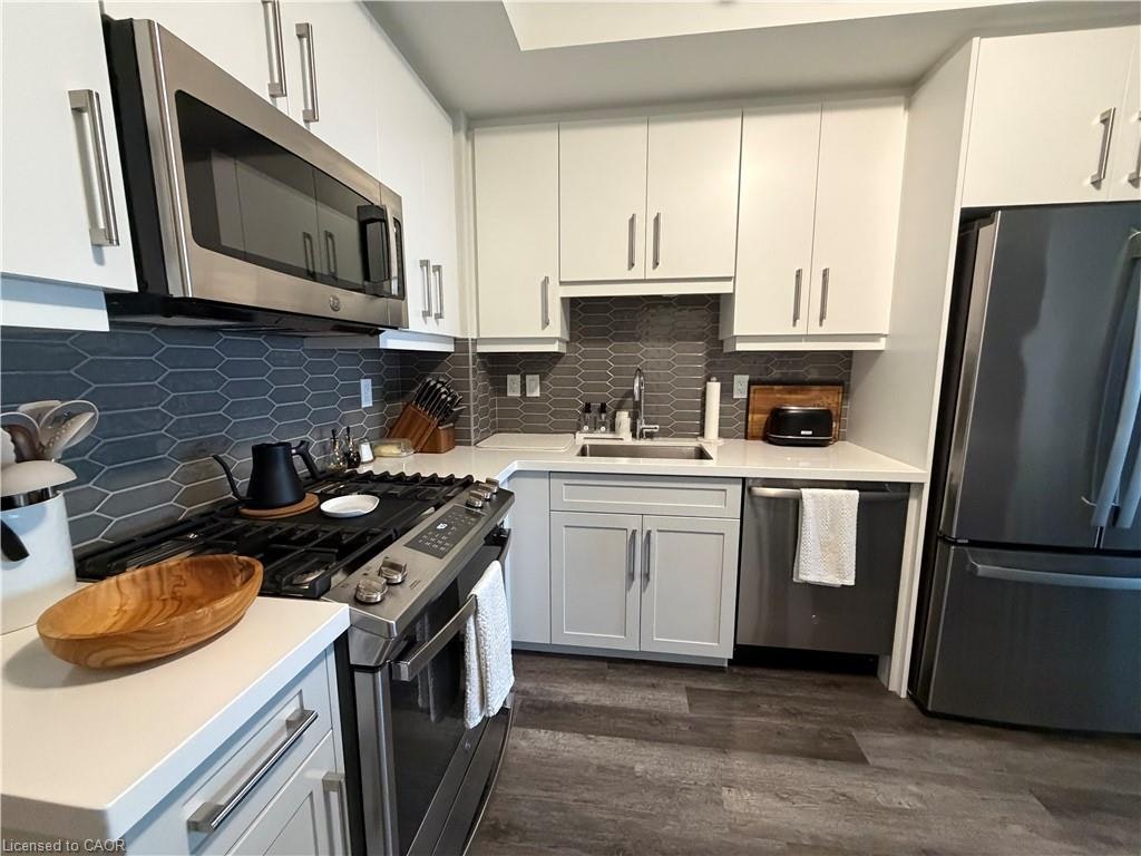 905-2007 James Street, Burlington, ON, L7R 0G7 - 2
