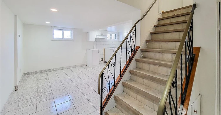 243 8 Highway, Hamilton, ON, L8G 1E2 - 9