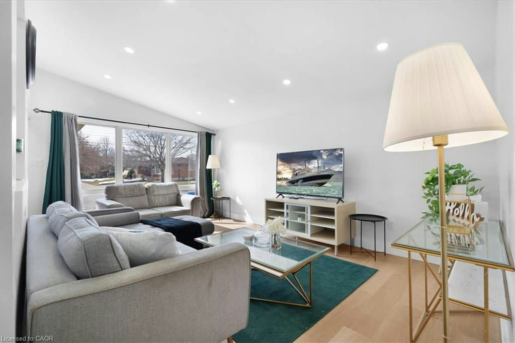 1-37 Lilacside Drive, Hamilton, ON, L8V 2L5 - 2