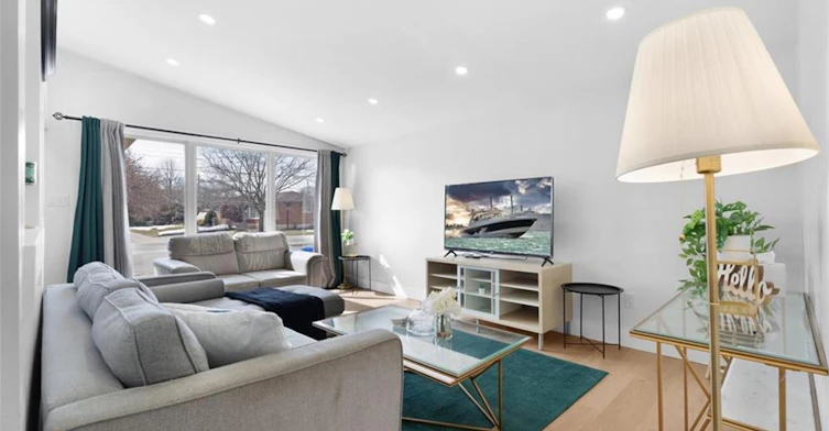 1-37 Lilacside Drive, Hamilton, ON, L8V 2L5 - 2