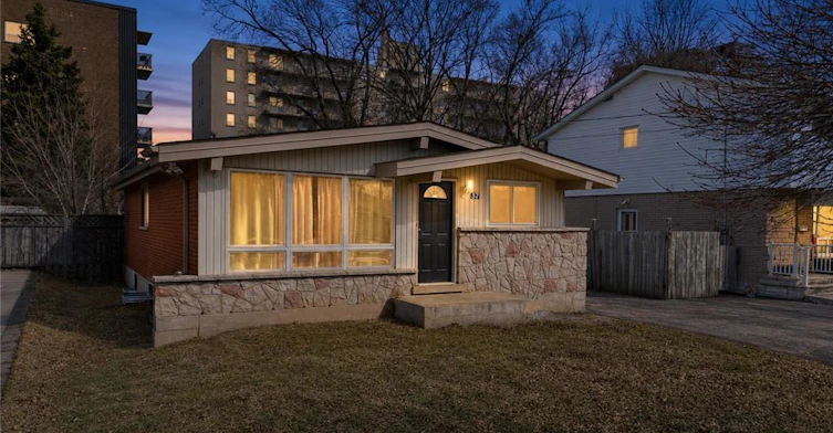 1-37 Lilacside Drive, Hamilton, ON, L8V 2L5