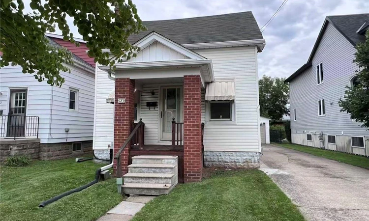 125 Broadway Avenue