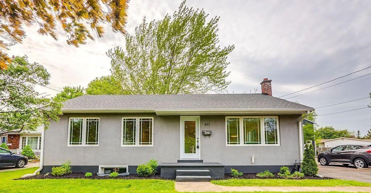 LL-403 Elizabeth Street, Grimsby, ON, L3M 3K7