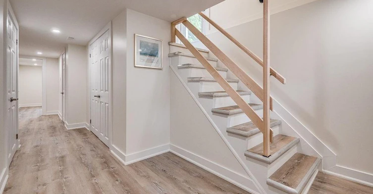 LL-403 Elizabeth Street, Grimsby, ON, L3M 3K7 - 2