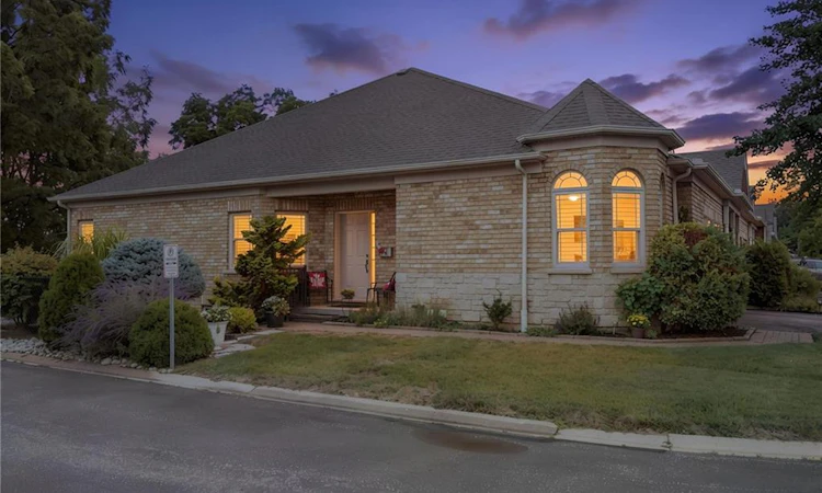 25-10 Cobblestone Drive