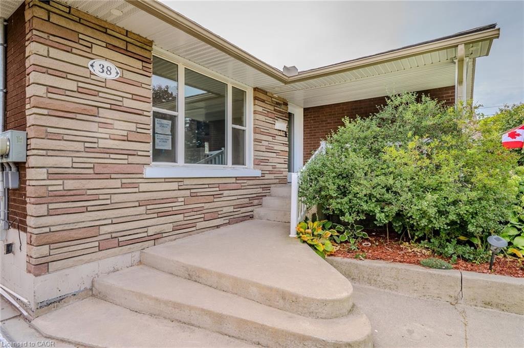 Main-38 Endfield Avenue, Hamilton, ON, L8T 2L4