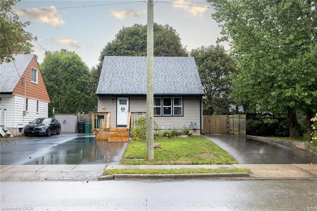102 Stewart Avenue, Cambridge, ON, N1R 2T9