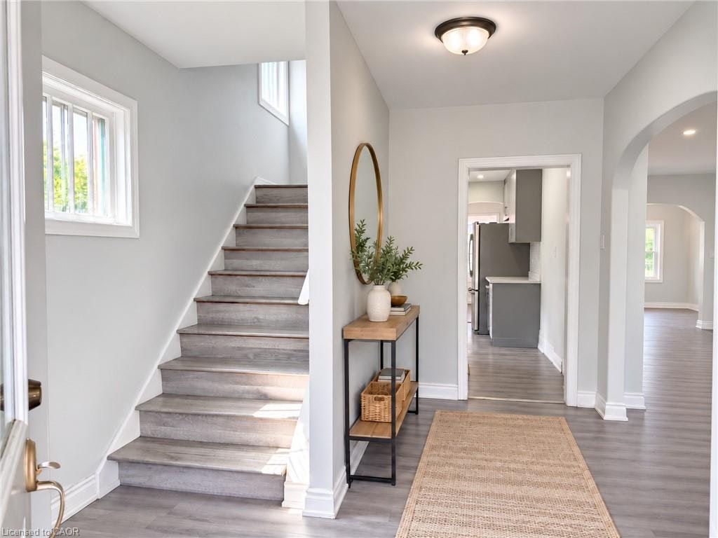 39 Oakland Avenue, Welland, ON, L3C 2B8 - 4
