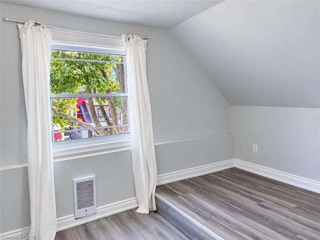 39 Oakland Avenue, Welland, ON, L3C 2B8 - 33