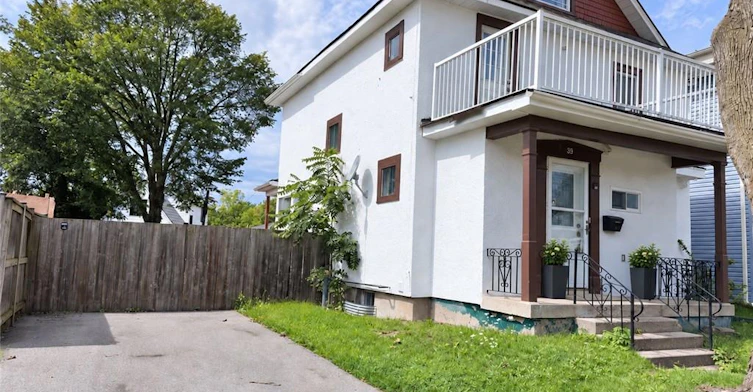 39 Oakland Avenue, Welland, ON, L3C 2B8 - 2