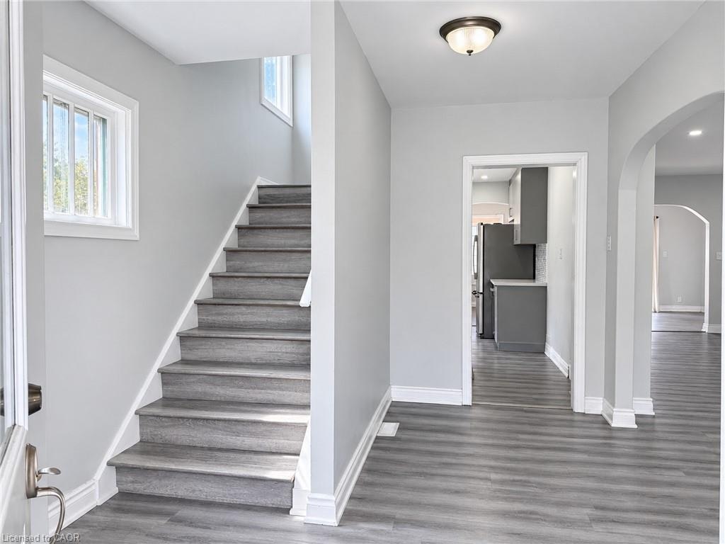 39 Oakland Avenue, Welland, ON, L3C 2B8 - 3