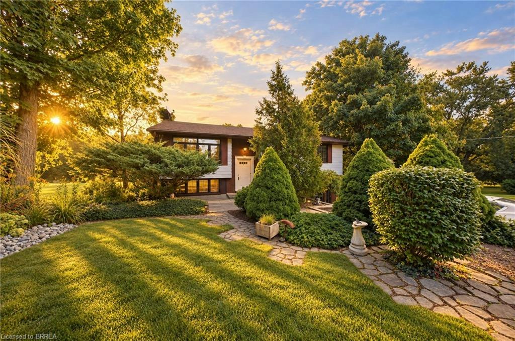 14 Falkland Road, Brant, ON, N3L 3E3