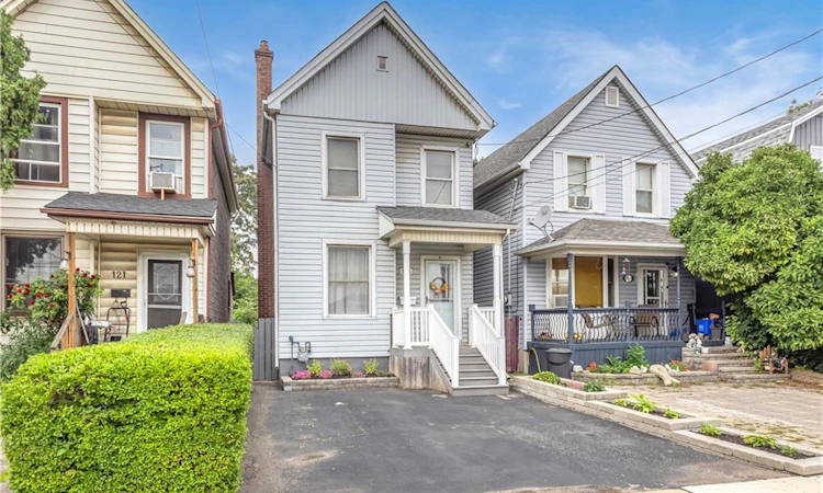 123 Hillyard Street