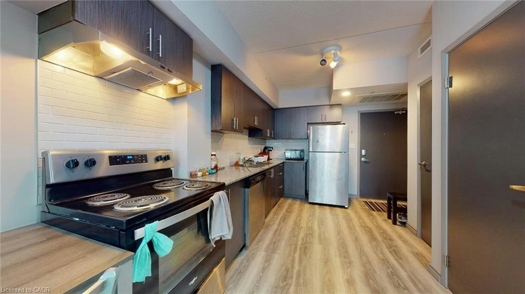 B215-275 Larch Street, Waterloo, ON, N2L 3R2 - 6