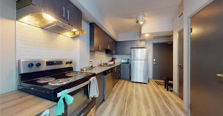 B215-275 Larch Street, Waterloo, ON, N2L 3R2 - 6